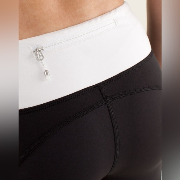 Lululemon Athletica Run: Mod Moves Crop in Black / White women’s size 8 - Picture 7 of 14